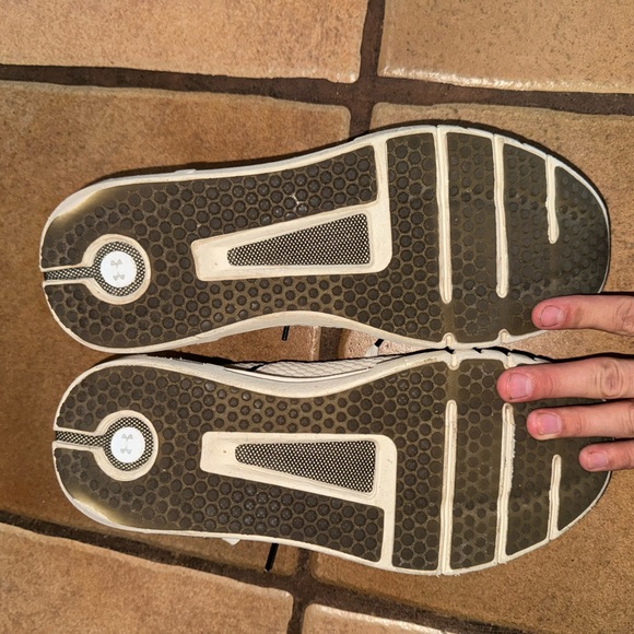 Under Armour HOVR Shoe - Picture 4 of 6